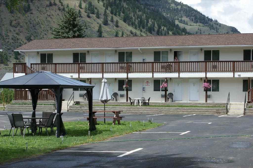 Elks Motel Keremeos Exterior foto